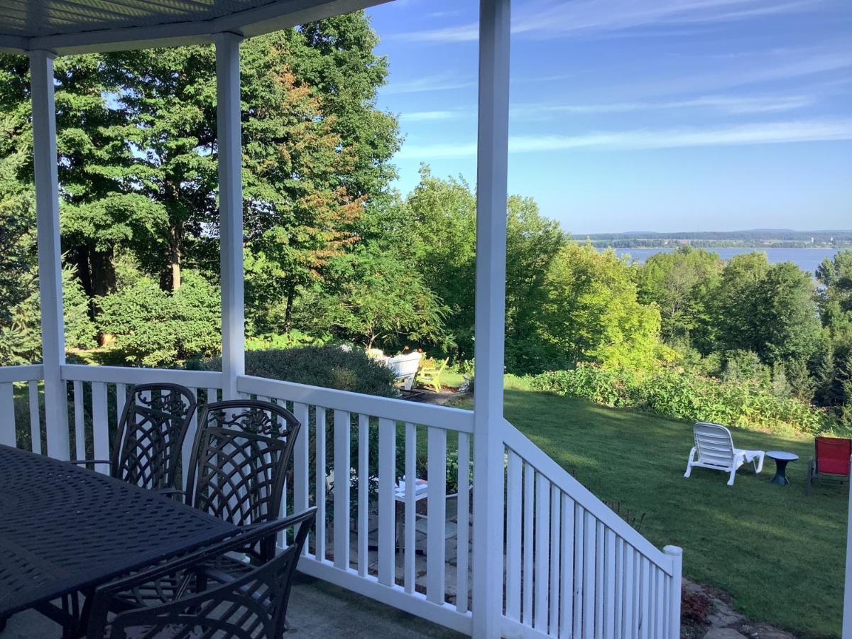 Bed and Breakfast Les Saisons Du Fleuve Lotbiniere Exteriér fotografie